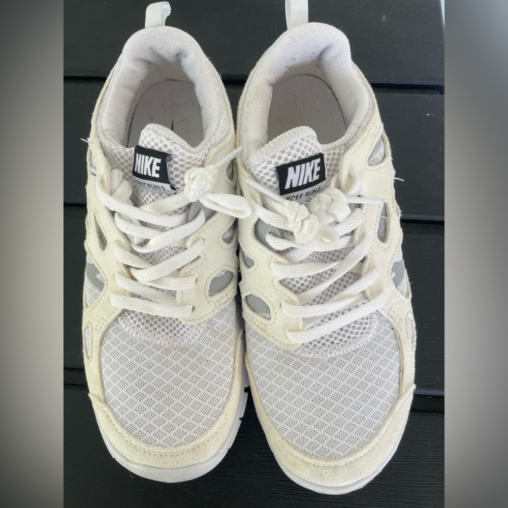 Nike Grade School Free Run 2 size 6.5Y